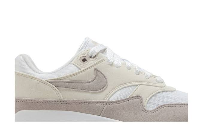 WMNS Nike Waffle Debut